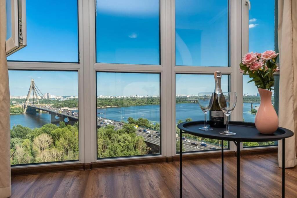 Apartments With Crazy Panoramic View Of The Dniepr Kijów Zewnętrze zdjęcie