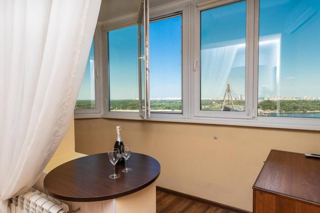 Apartments With Crazy Panoramic View Of The Dniepr Kijów Zewnętrze zdjęcie