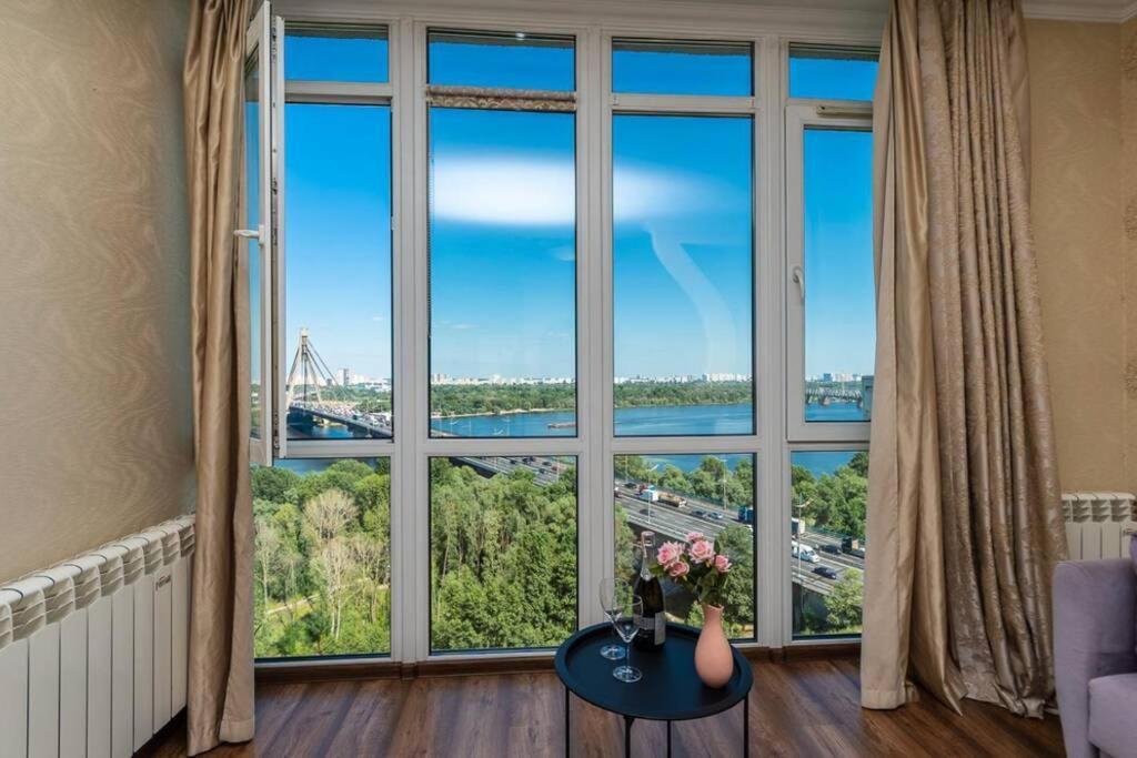 Apartments With Crazy Panoramic View Of The Dniepr Kijów Zewnętrze zdjęcie